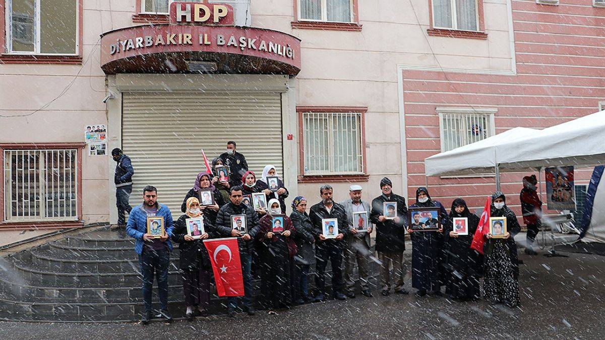 Kar altında 869'uncu gün!