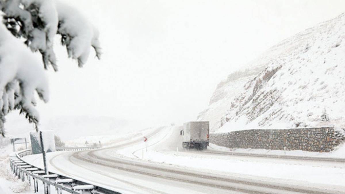 AFAD'dan ''çığ'' uyarısı: Zorunlu olmadıkça yola çıkmayın!