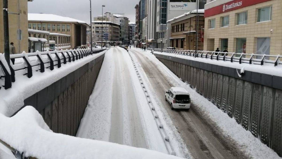 Gaziantep'te yarın okullar tatil mi? 20 Ocak Perşembe Gaziantep okullar tatil mi?