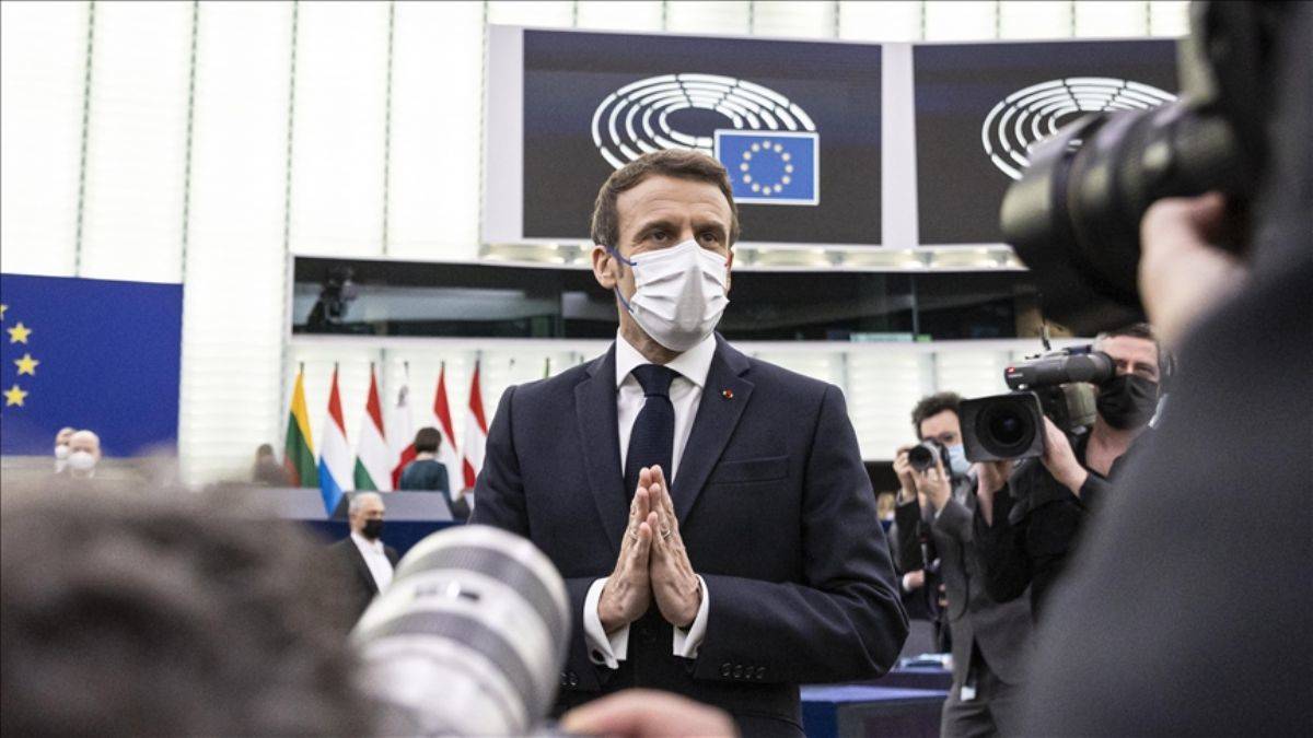 Macron ve AP Başkanı soru almadı, gazeteciler basın toplantısını terk etti