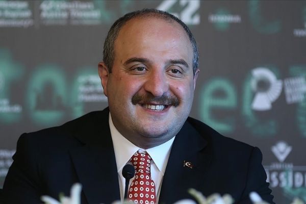 Bakan Varank, 2021'de Türkiye'de 772 bin yeni otomobil ve ticari aracın satıldığını bildirdi