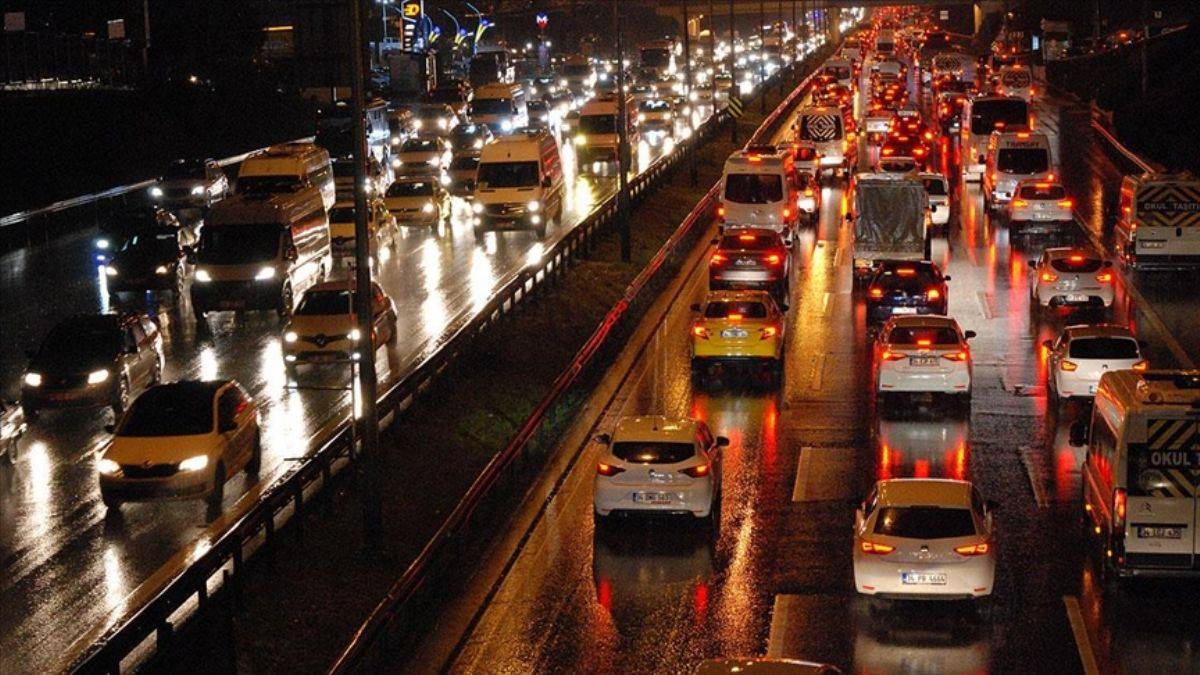 İstanbul'da trafik kilit! Yüzde 90'a çıktı
