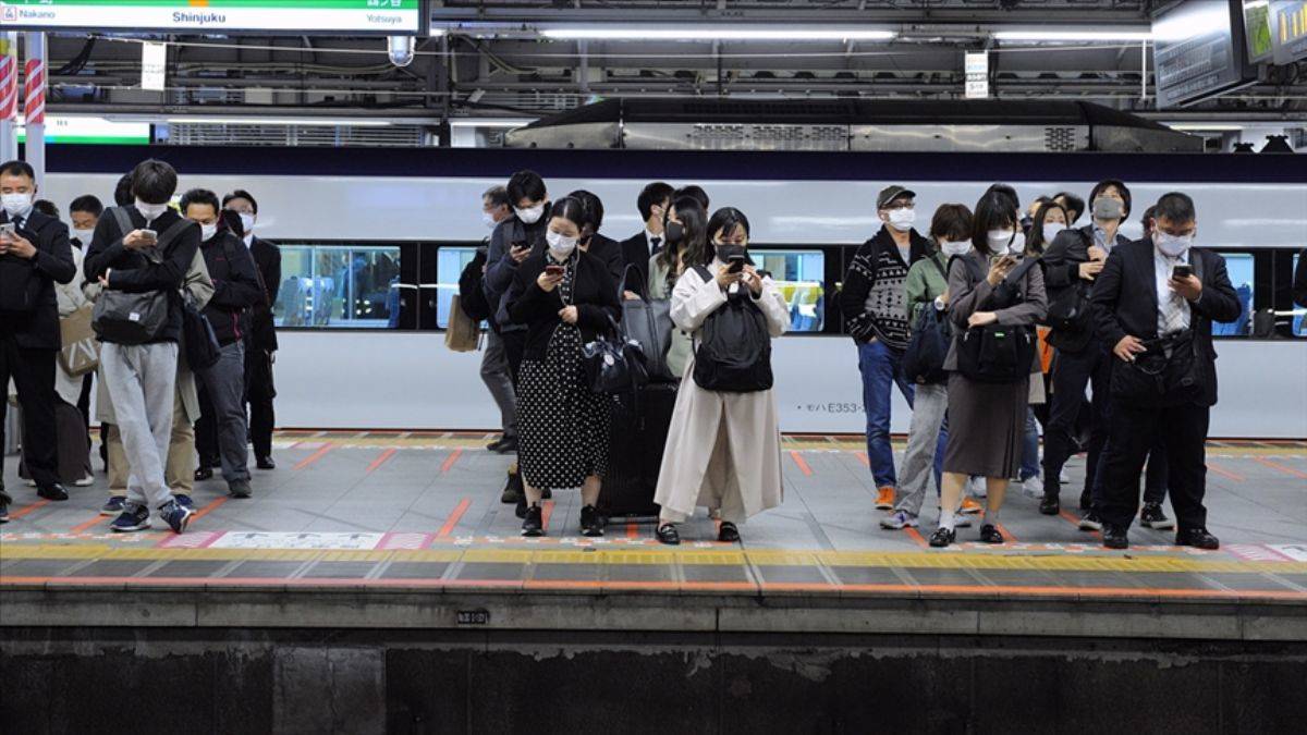 Japonya'da günlük Kovid-19 vaka sayısı ilk kez 50 bini geçti