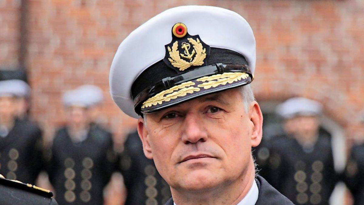 Putin'i öven Alman Komutan tepkilere dayanamadı, istifa etti