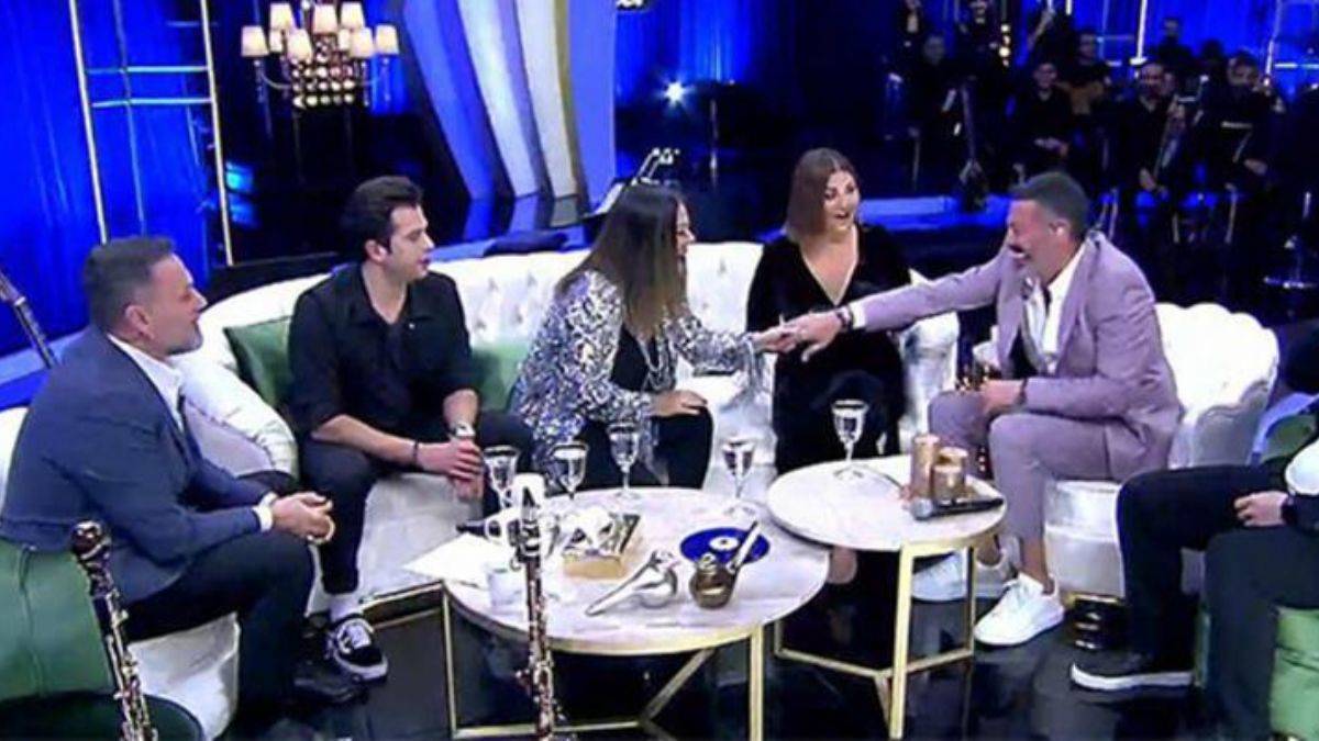 Şarkılar Bizi Söyler'de İzel'den Hakan Altun'a evlenme teklifi!