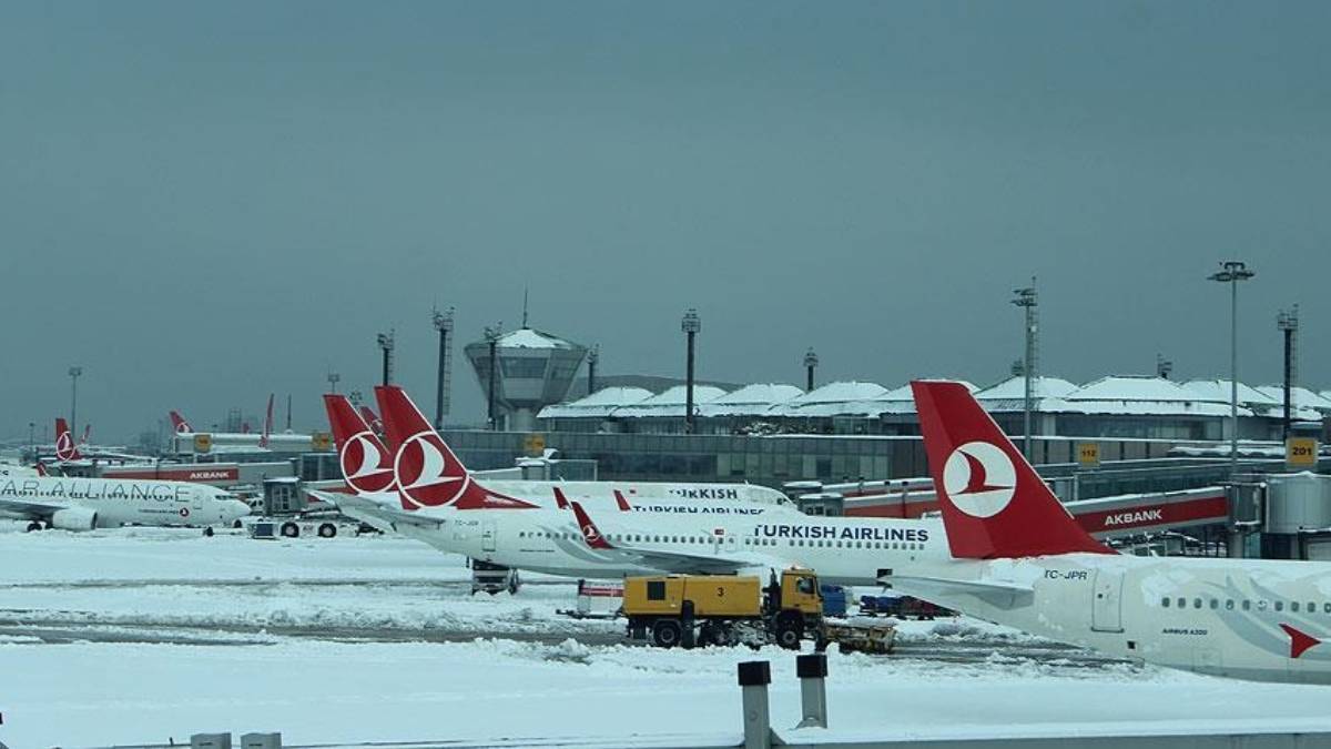 İstanbul Havalimanı'nda uçuşlar ertelendi mi? İstanbul'da THY uçuşları iptal mi edildi?