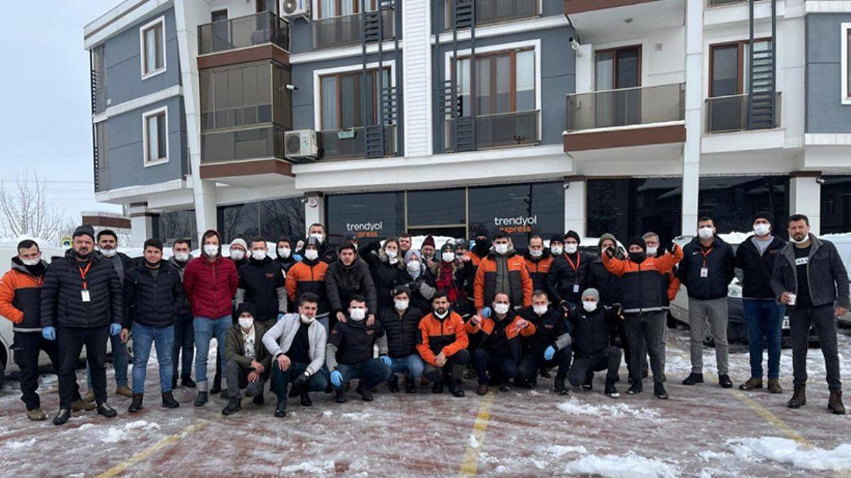 Trendyol Express işçileri düşük zam teklifine karşı eylem başlattı