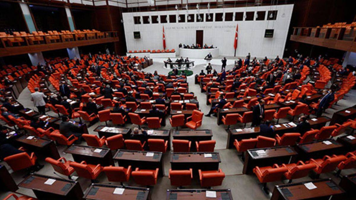 9'u HDP'li vekillere ait 12 yeni fezleke Meclis'te!