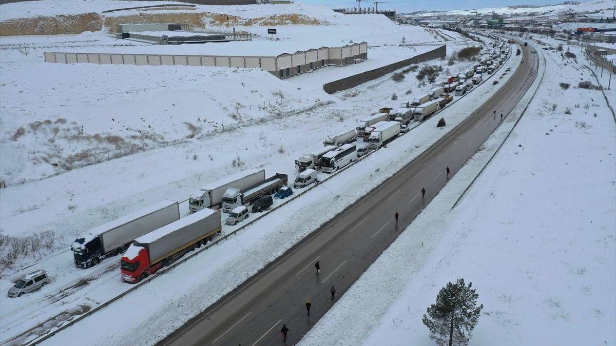 TAG Otoyolu ulaşıma kapatıldı