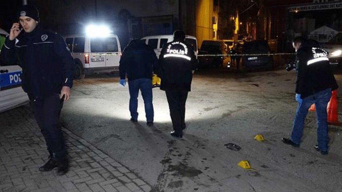 Bursa'da silahlı kavga: 1'i ağır 2 yaralı
