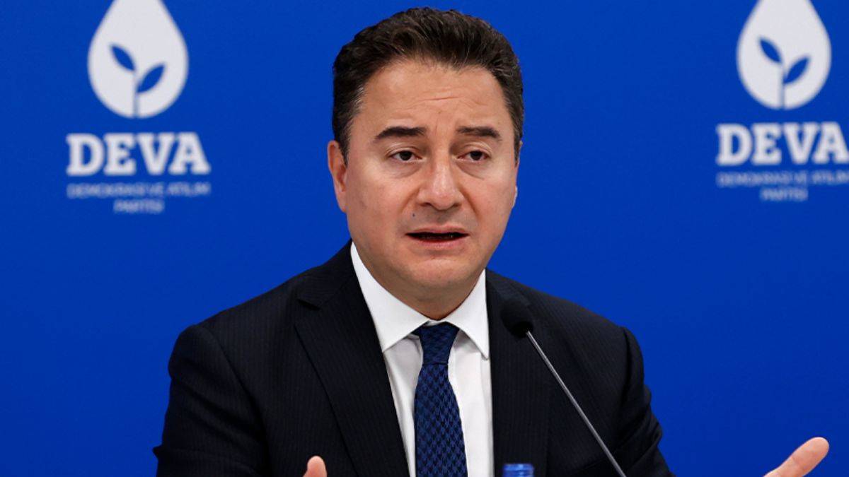 Bakan değişikliğine ilk tepki Babacan'dan geldi