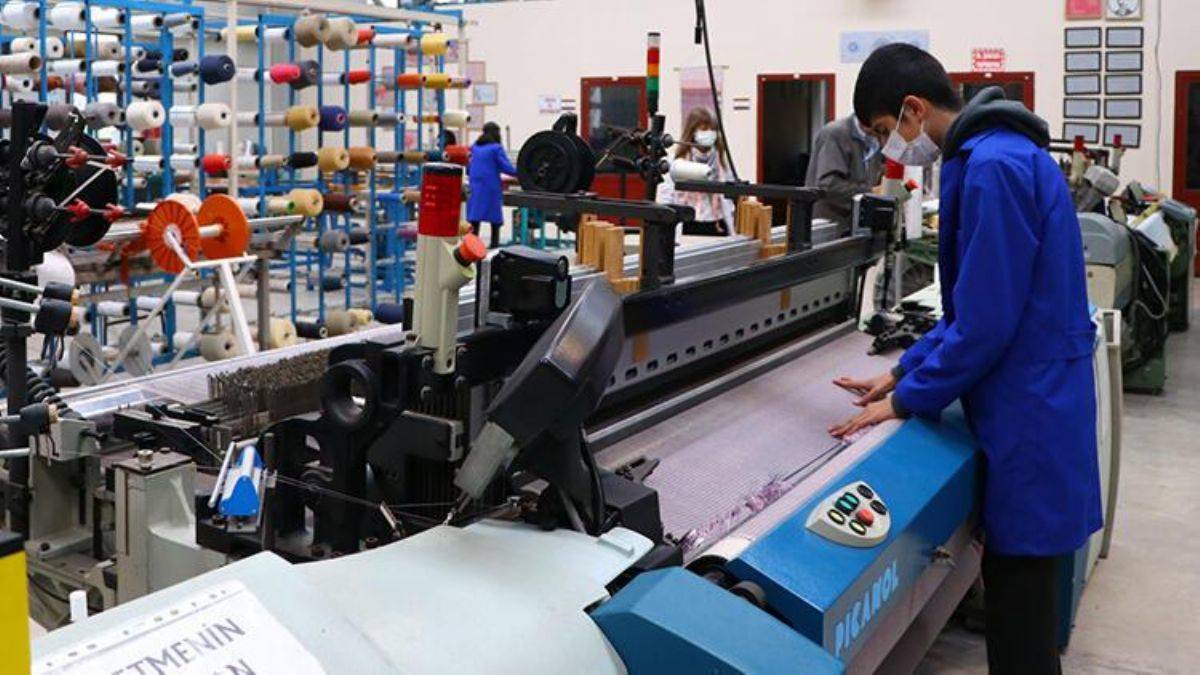 Mesleki eğitim merkezlerinde öğrenci sayısı bir ayda yüzde 70 arttı