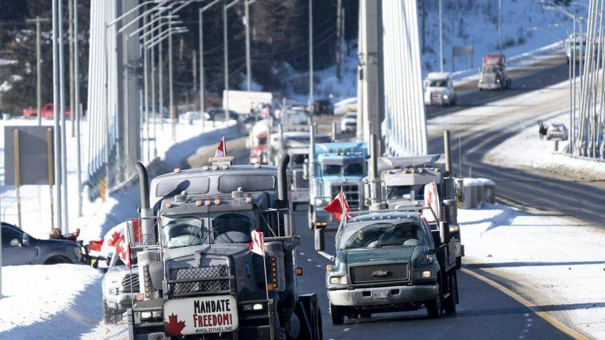 Kanada’da aşı protestosu! Kamyoncular başkentte, Başbakan kaçtı