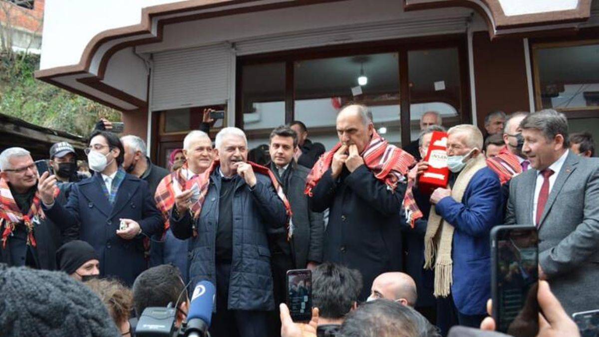 Binali Yıldırım, 'kuşdili' ile seslendi