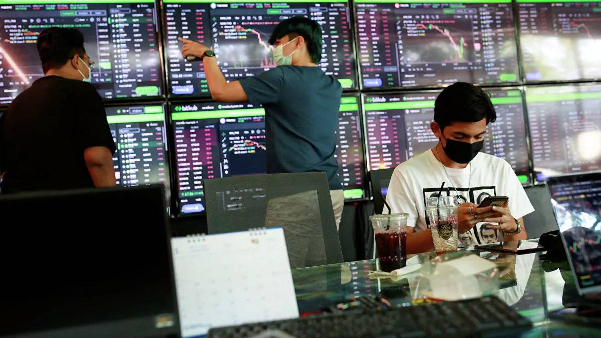 ''Bitcoin Kafe'': Çay, kek ve yatırım tavsiyeleri