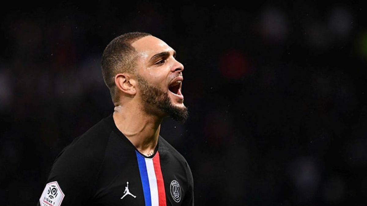 Fenerbahçe'nin yeni sol beki Layvin Kurzawa oluyor!