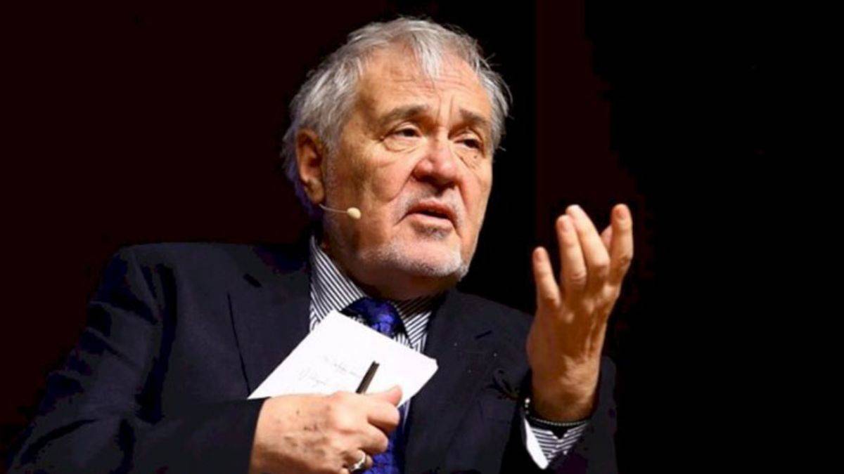 İlber Ortaylı: Andımız'ın kaldırılması zevzekliktir