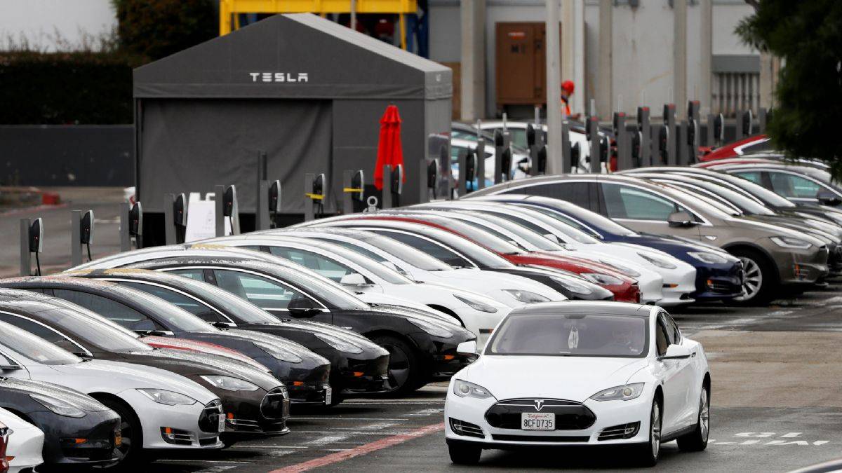 Tesla yaklaşık 54 bin aracını geri çağırıyor