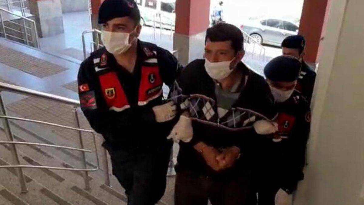 Mektup yazdığı genç kızın anne ve babasını öldürdü