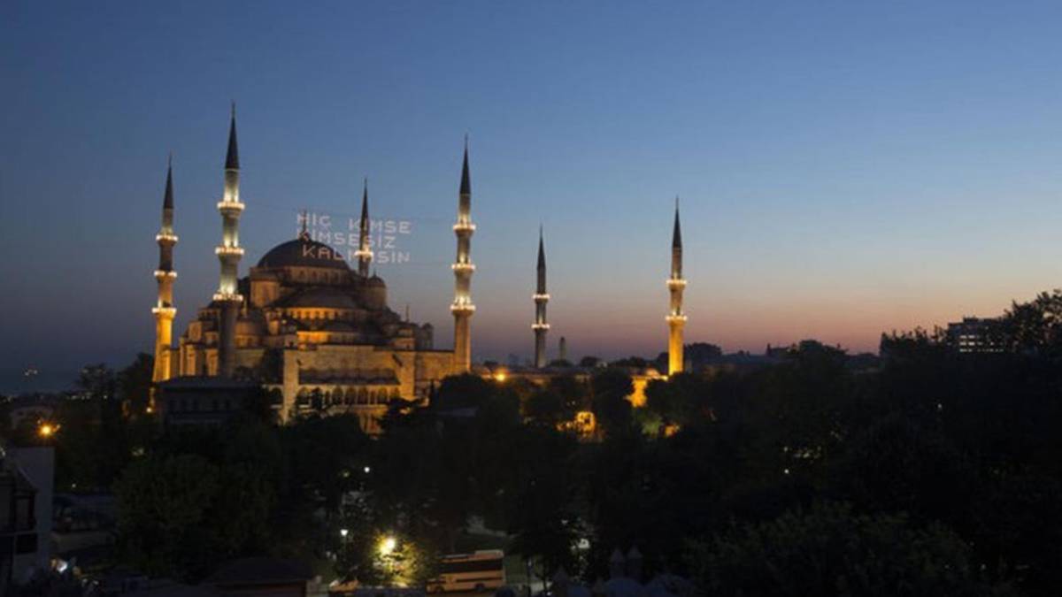 Kandil gecesi televizyon izlemek günah mı caiz mi? Kandilde TV izlenir mi? Kandil günü televizyon haram mı?