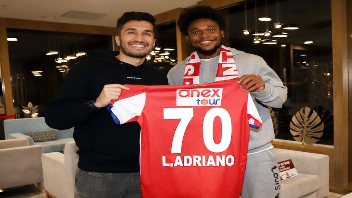 Antalyaspor, Brezilyalı oyuncu Luiz Adriano'yu kadrosuna kattı