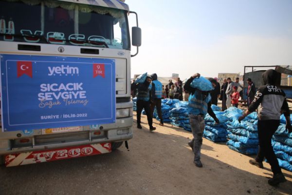 Yetim Vakfı'ndan bin 200 aileye kış desteği