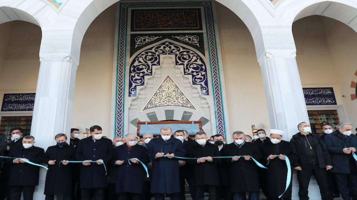 Erdoğan, Kadıköy'de cami açtı