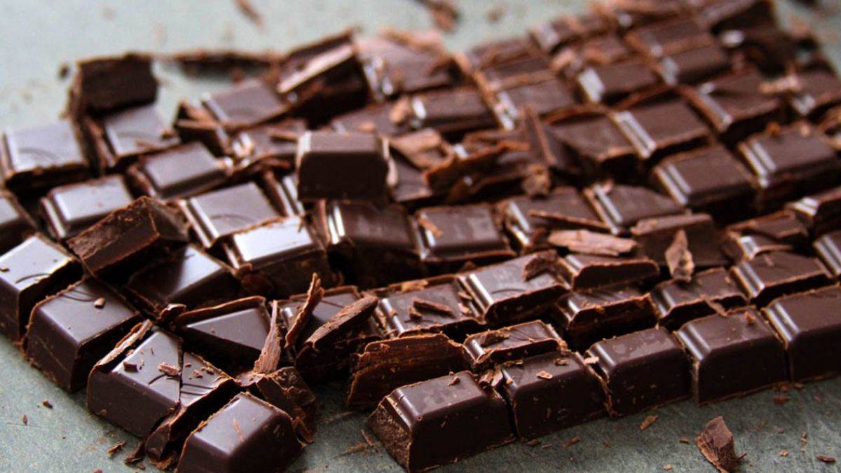 Dünyaca ünlü çikolata markası şaşkın! Cam parçaları tespit edildi! Piyasadan toplatıldı