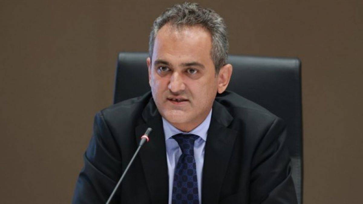 Bakan Özer'den açıklama geldi: Uzman ve başöğretmenlik sınavları nasıl  olacak?