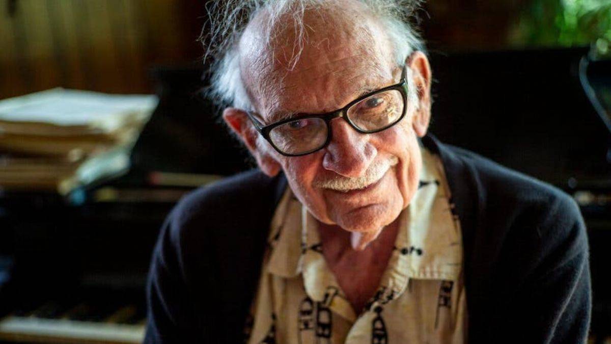 Ödüllü besteci evinde ölü bulundu