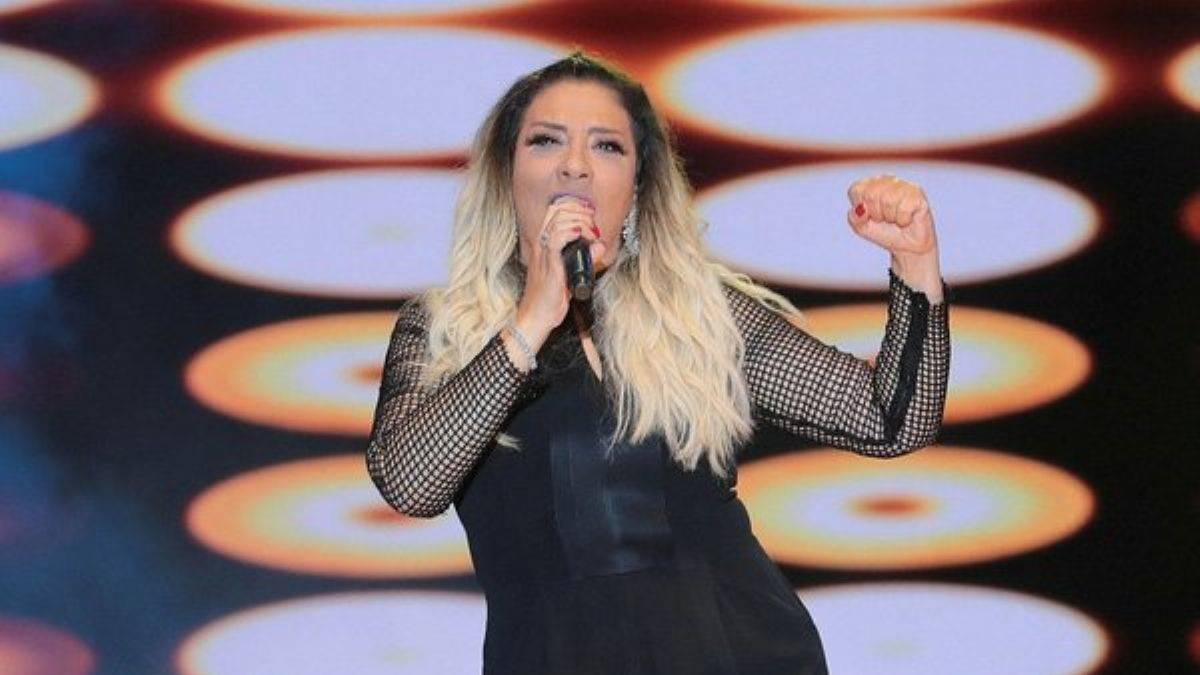 Işın Karaca sahnede kaza geçirdi