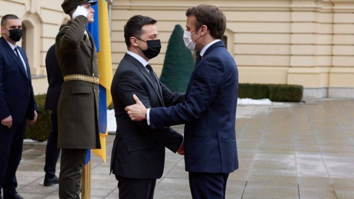 Macron Ukrayna'da; ikiliden basın açıklaması