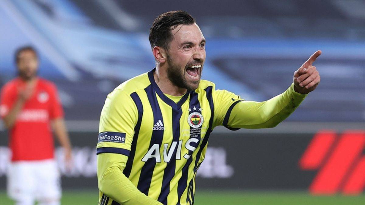 Fenerbahçe'de Sinan Gümüş ile yollar ayrıldı
