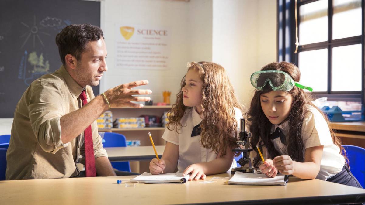 Özel okul öğretmenleri uzman öğretmen ve baş öğretmen olabilir mi?