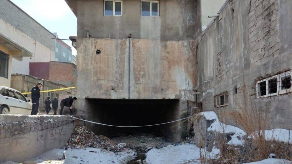 Ağrı'da bina altındaki kanal yoluyla kuyumcu soygunu!