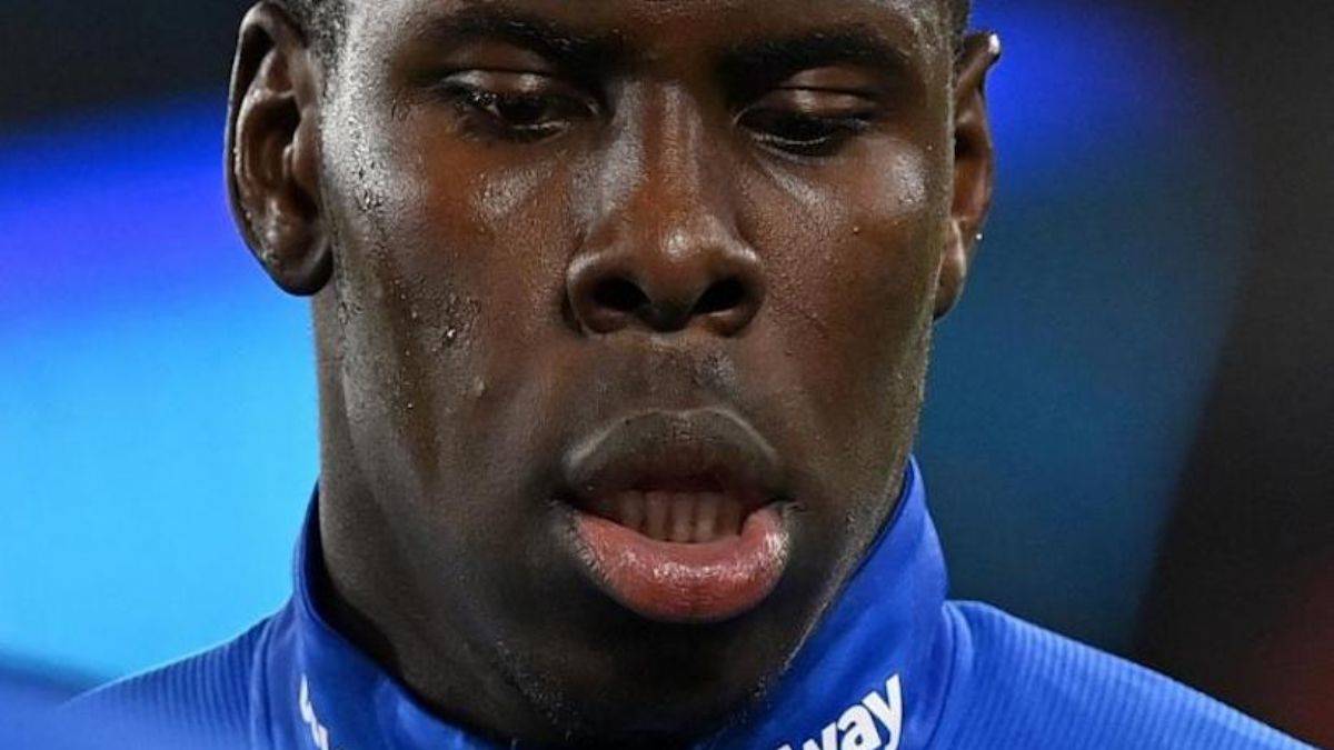 Kedisini tekmeleyen futbolcu Kurt Zouma'ya çifte ceza
