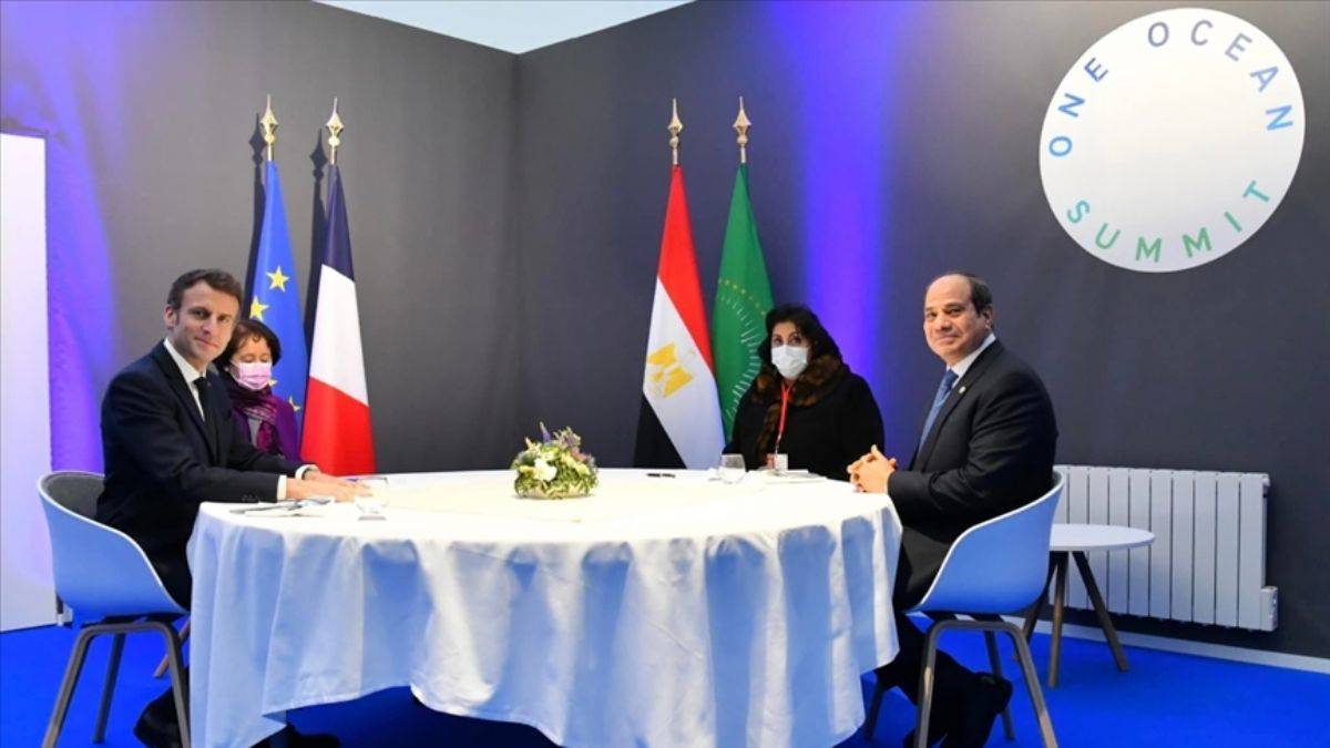 Sisi, Macron ile Libya'yı görüştü