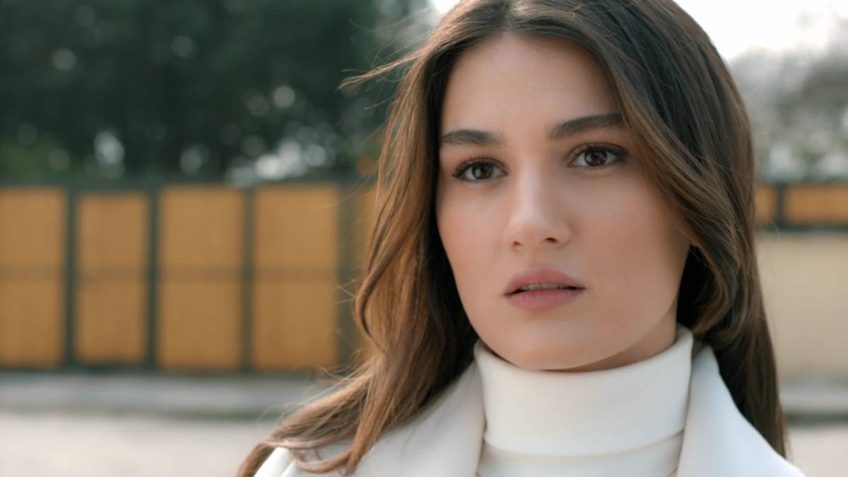 Adı Sevgi dizisinde Elif Öğretmen kimdir? Adı Sevgi Elif'i hangi oyuncu oynuyor?