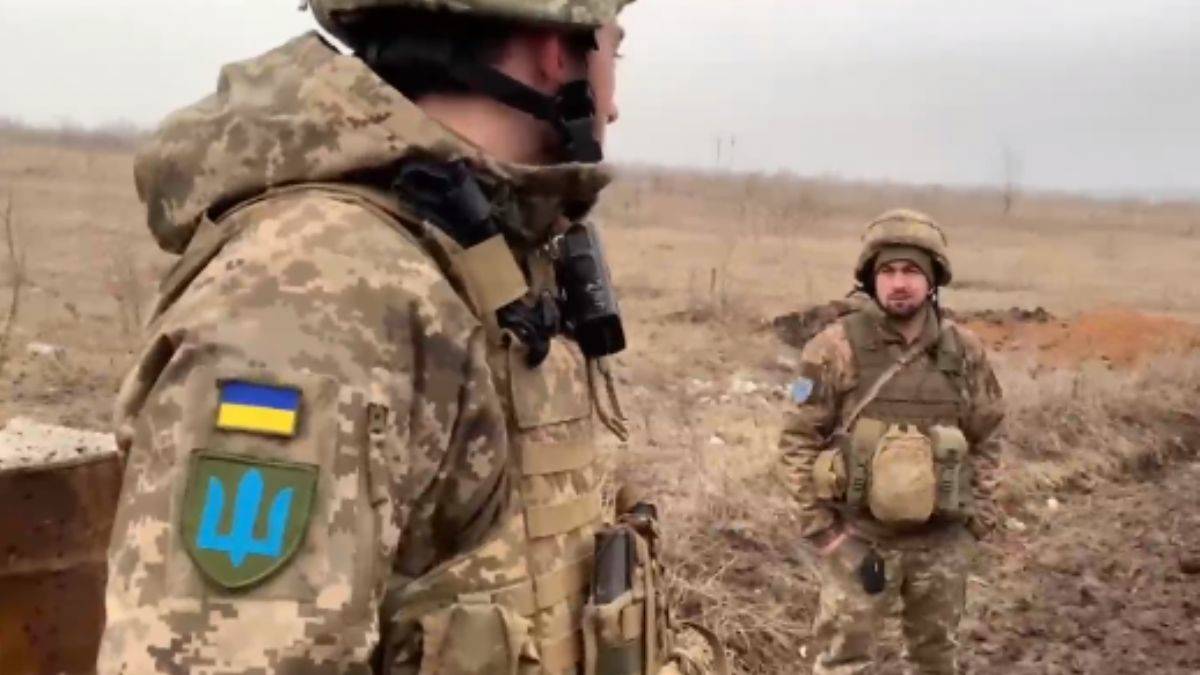 Svitlodarsk bölgesindeki Ukrayna askerleri