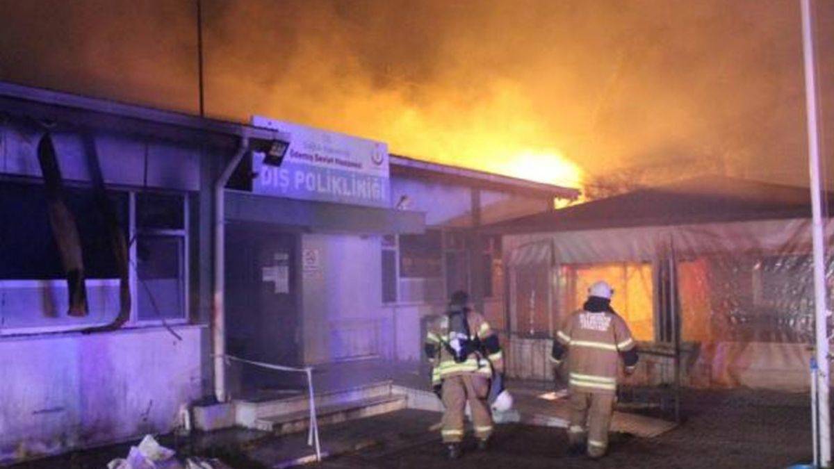 İzmir'de diş polikliniğinde yangın