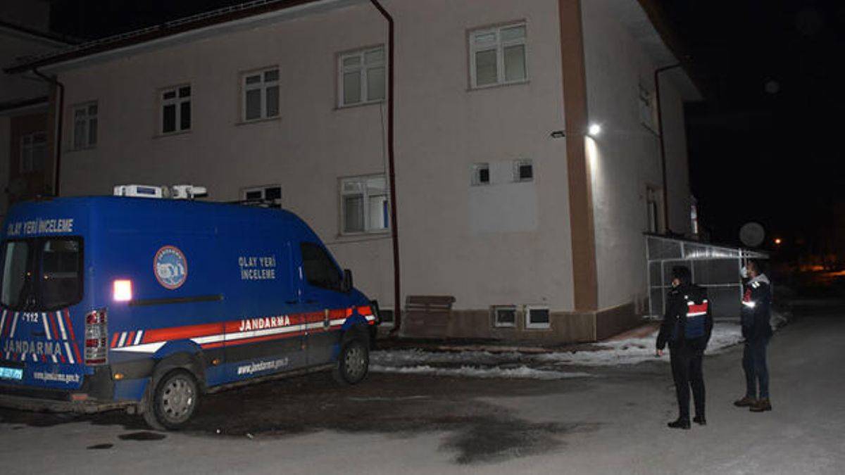 Baba evde parçalanmış, oğlu ise donmuş halde ölü bulundu