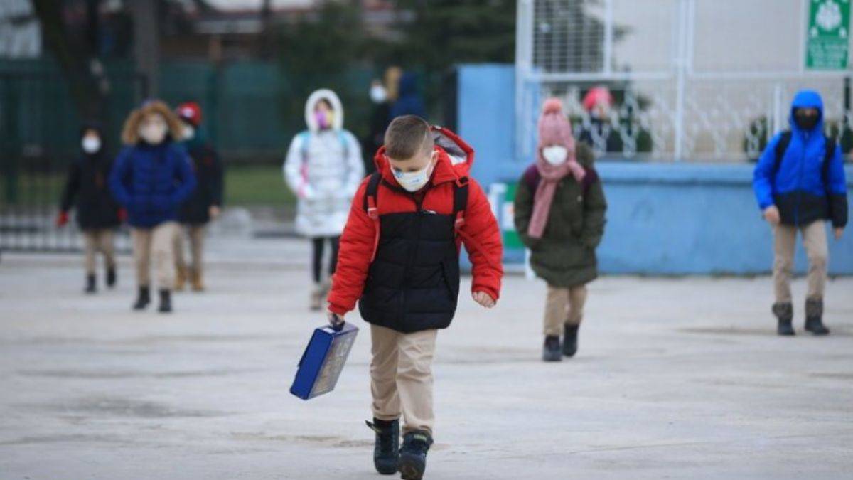 Pandemi hayatı, kronik ağrılarda yaş ortalamasını çocuklara kadar indirdi