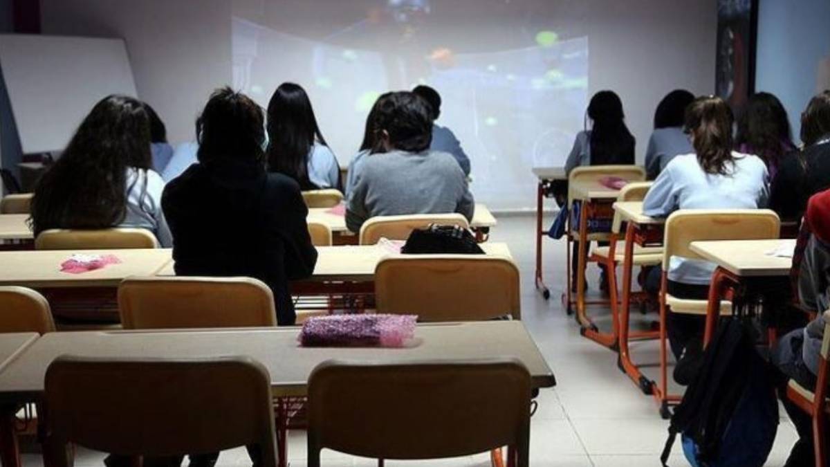 Devam zorunluluğu kalktı mı? Özel eğitim gören öğrencilere devam zorunluluğu var mı? 2022 Sağlık sorunu olan öğrencilere bu sene devamsızlık var mı?