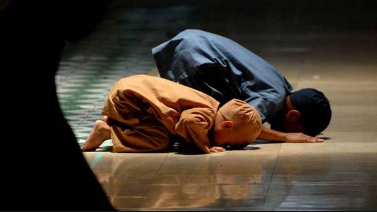 Öğle namazı nasıl kılınır? Öğle namazı kaç rekat? Öğle namazında hangi sureler okunur? Öğle namazını kaçırdım ne olacak?