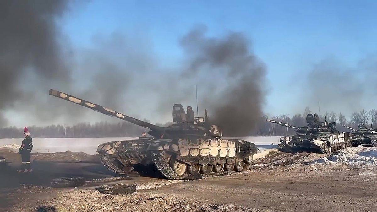 Rusya, işgal altındaki Kırım’dan ayrılan birliklerin görüntüsünü paylaştı