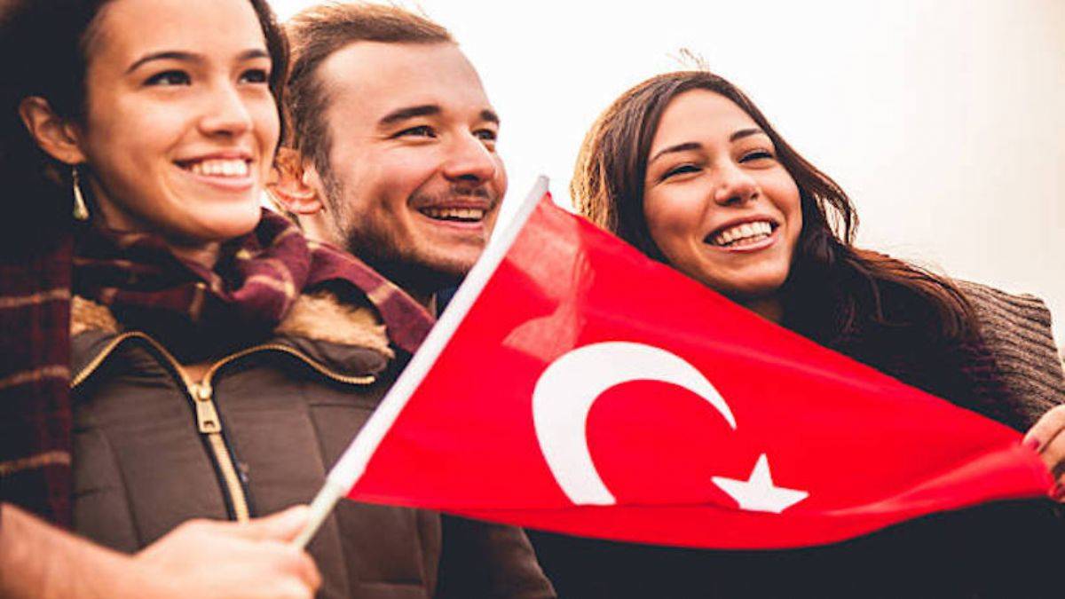 TUİK araştırması: Türkiye'deki kadınlar erkeklerden daha mutlu
