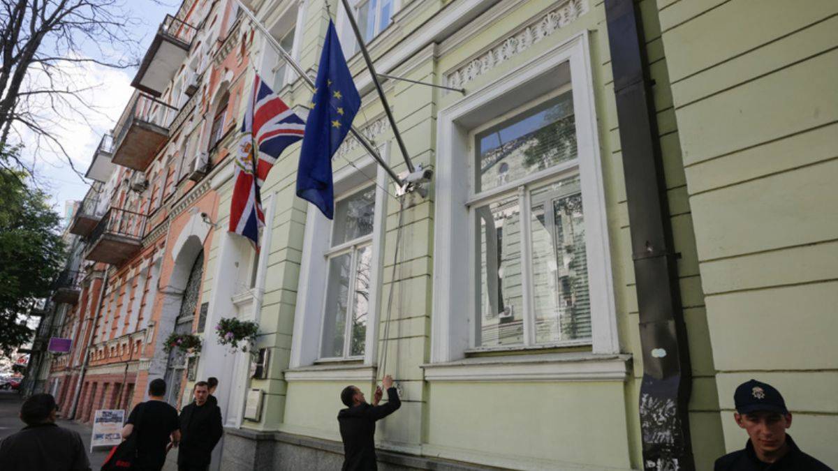 İngiltere, Ukrayna Büyükelçiliği'ni Kiev’den taşıdı