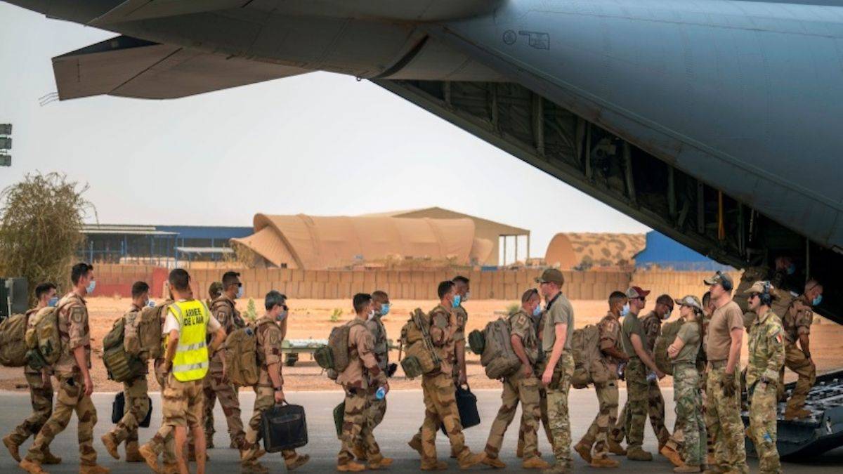 Fransız ‘çekiç gücü’ Mali'den kovuldu