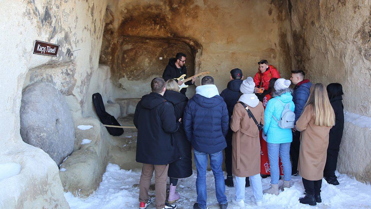 Kapadokya'nın gitarıyla şaşırtan rehberi