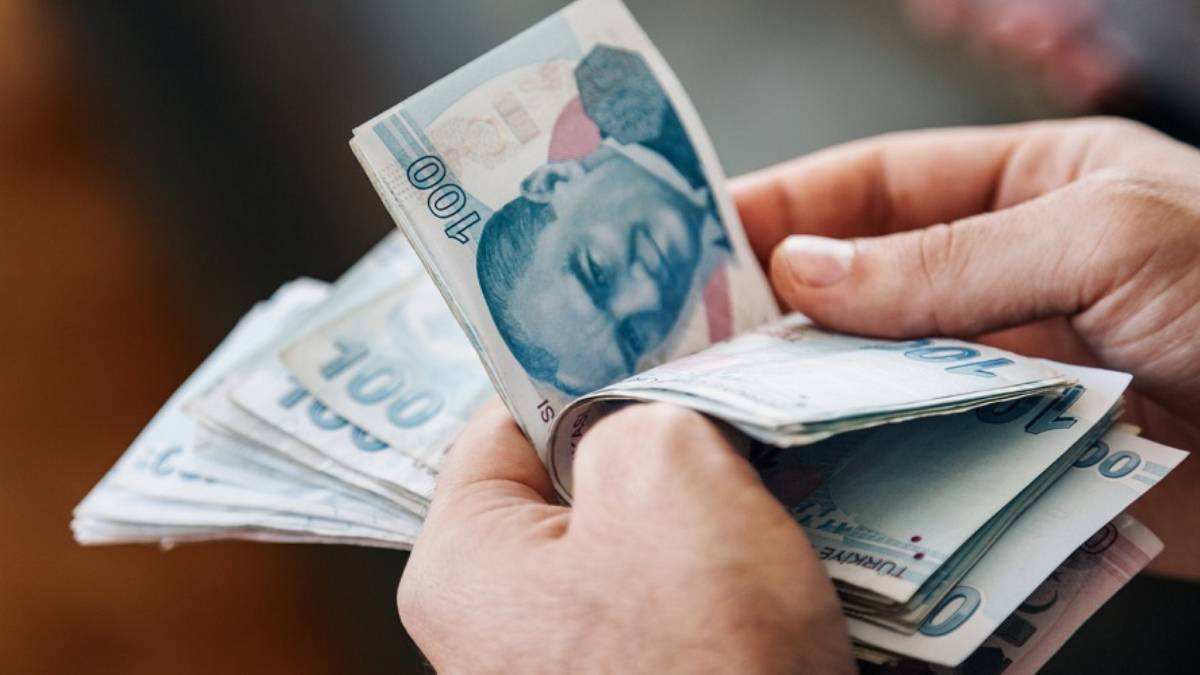 Bayram ikramiyesi 4000 TL mi oldu? Bayram ikramiyesine zam mı geldi? Bayram ikramiyesi 4 bin lira mı olacak?